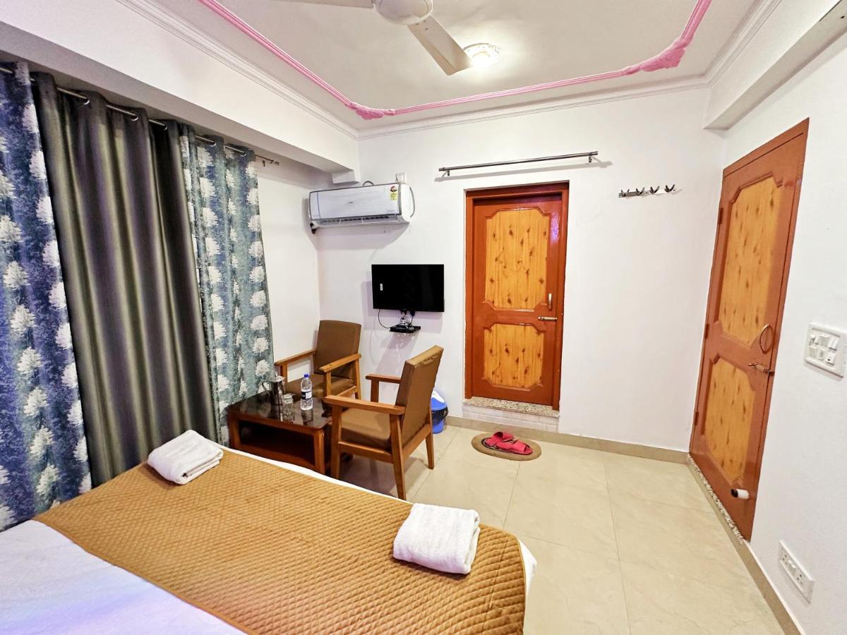 Srīnagar Roseline Inn מראה חיצוני תמונה