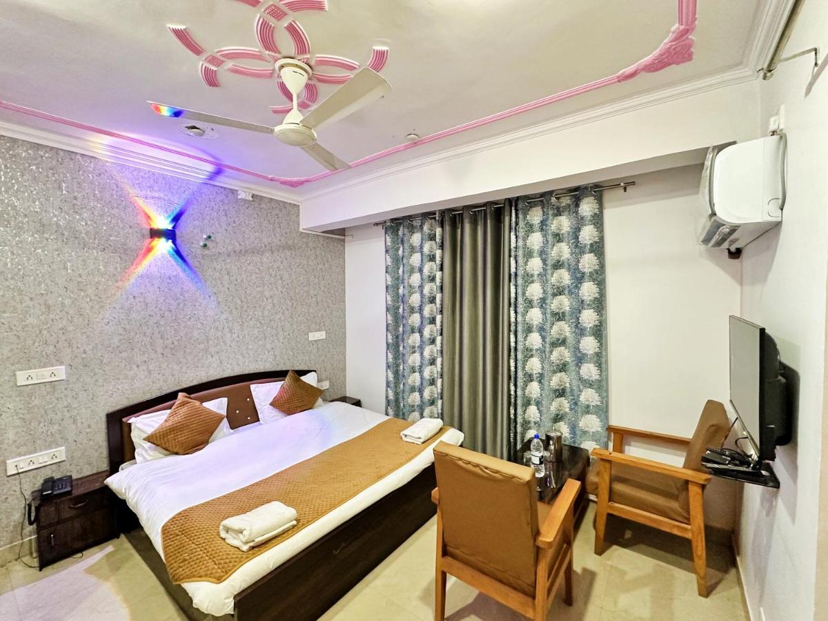 Srīnagar Roseline Inn מראה חיצוני תמונה