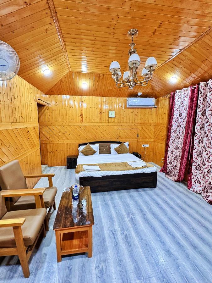 Srīnagar Roseline Inn מראה חיצוני תמונה